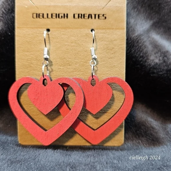 💥4 for $25💥 Laser-cut Heart Shaped Earrings - Picture 4 of 7